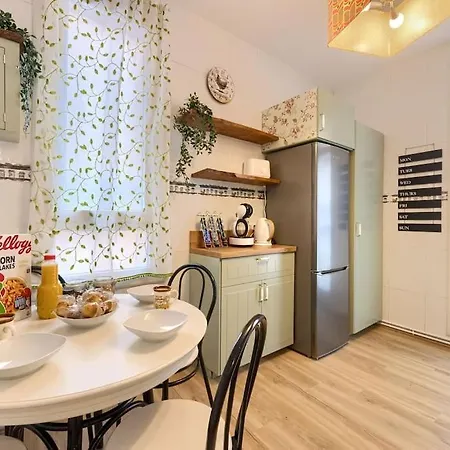 Апартаменти 42nd Station By Next Stop *