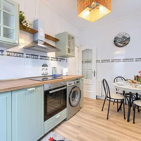 42nd Station By Next Stop Apartment *