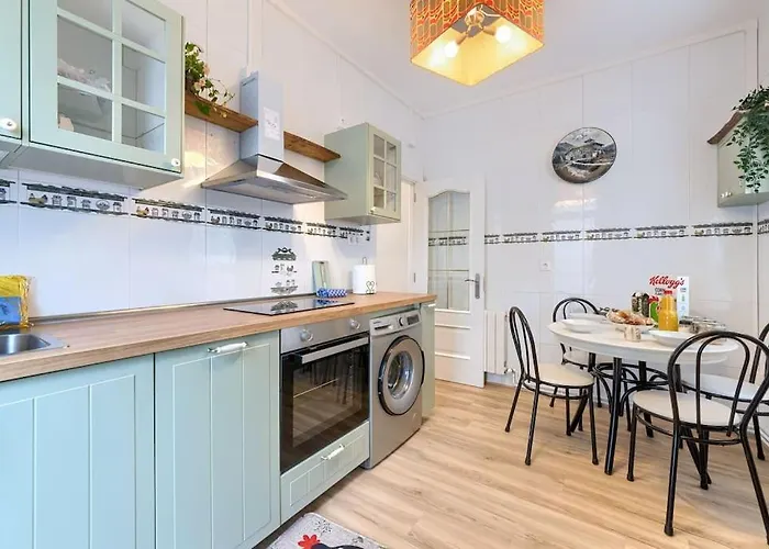 42nd Station By Next Stop Apartment *